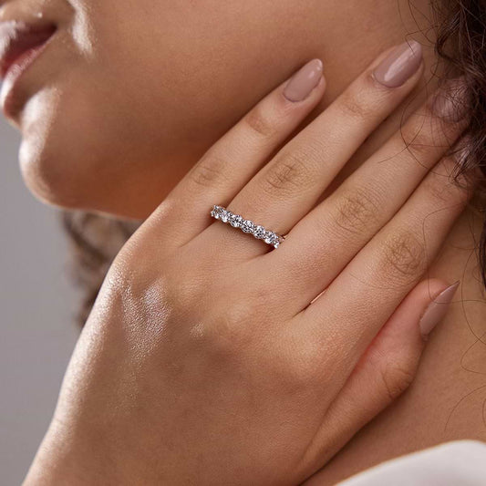 Round shape Diamonds Eternity Ring